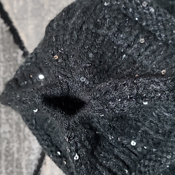 C.C EXCLUSIVE SEQUINS MESSY-BUN PONYTAIL KNIT BEANIE STOCKING HAT - Picture 4 of 8